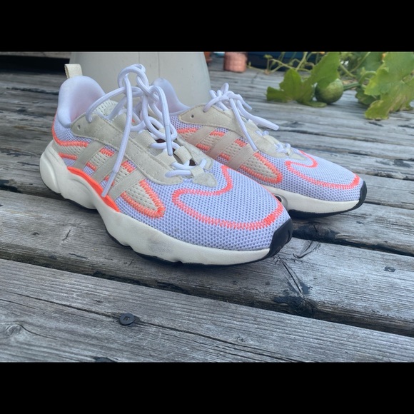 Hardly worn - Picture 1 of 2